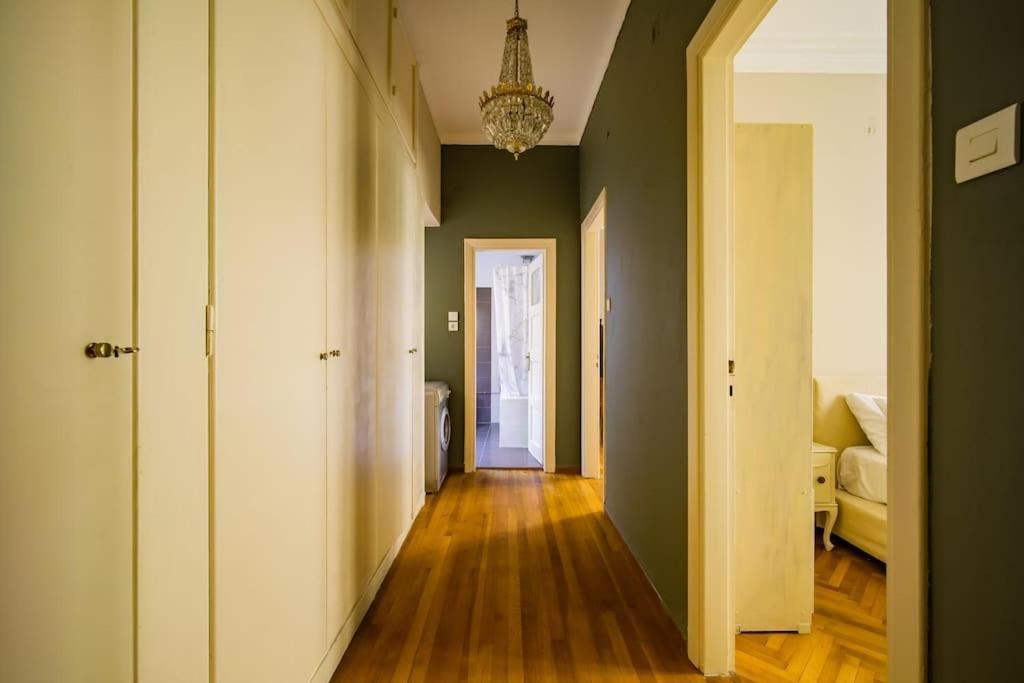 Emporikon Apartment Steps From Historic Center Athens Luaran gambar