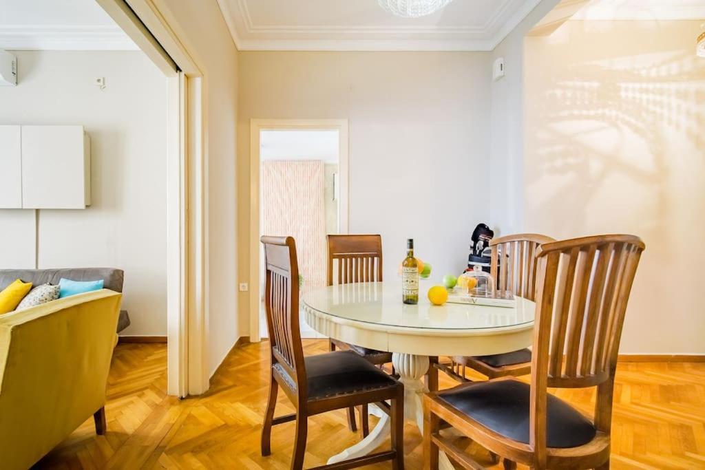 Emporikon Apartment Steps From Historic Center Athens Luaran gambar