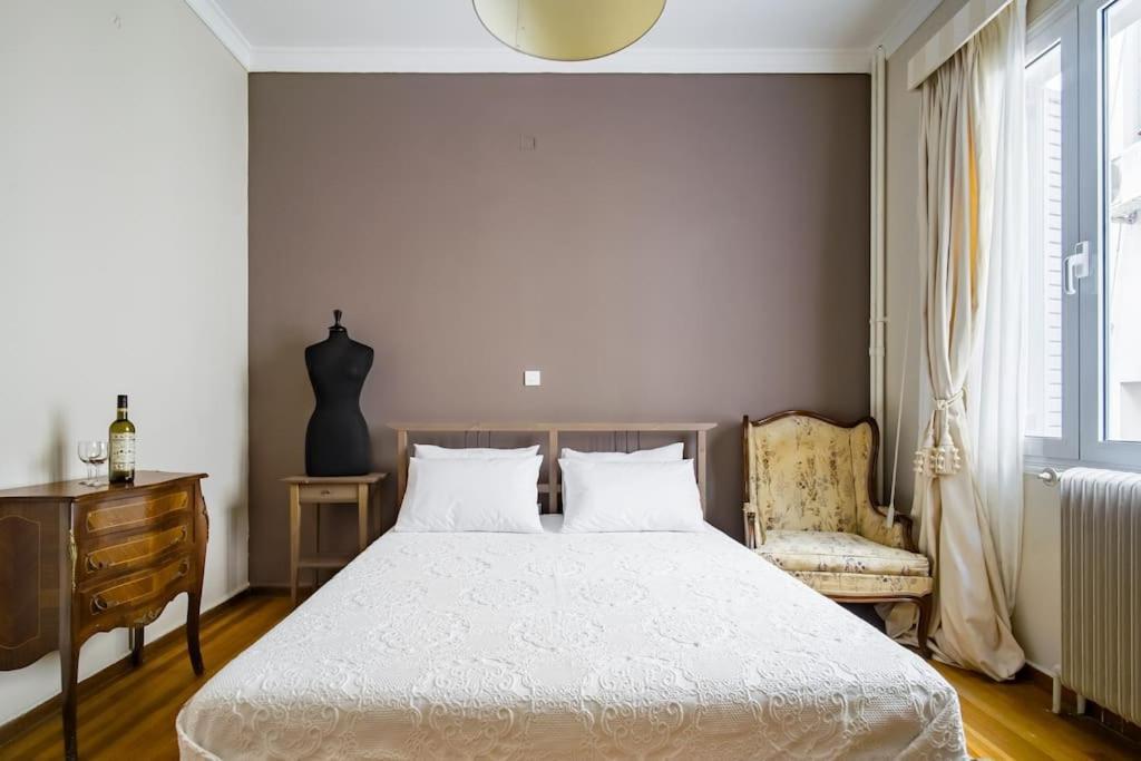 Emporikon Apartment Steps From Historic Center Athens Luaran gambar