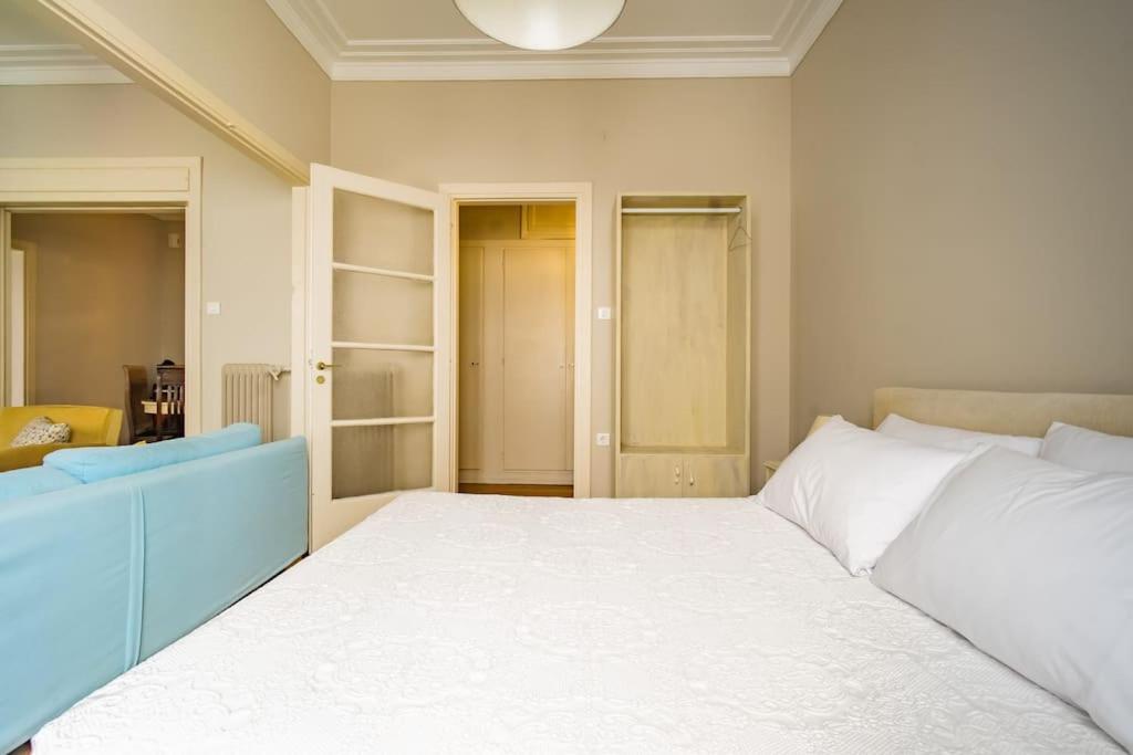 Emporikon Apartment Steps From Historic Center Athens Luaran gambar